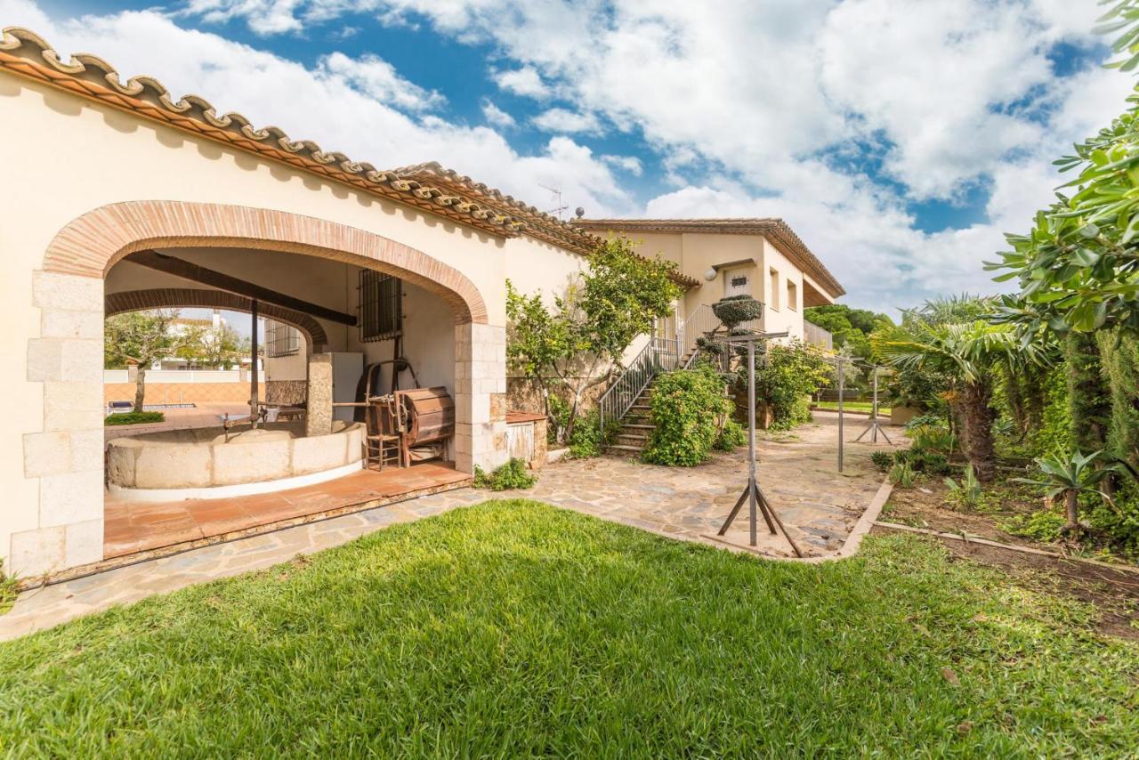 Villa Nuria L' Escala Екстериор снимка
